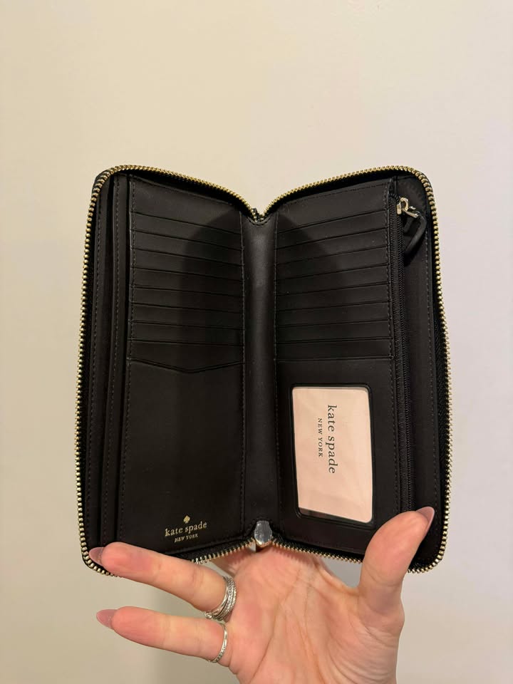 Kate Spade New York Staci Large Carryall Wristlet Wallet in Saffiano Leather