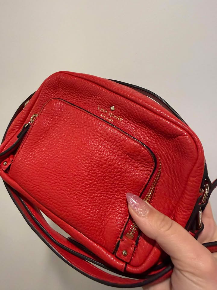 Kate Spade New York Cobble Hill Small Rosie Crossbody Bag in Red Pebbled Leather