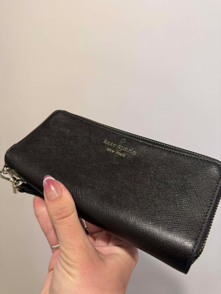 Kate Spade New York Staci Large Carryall Wristlet Wallet in Saffiano Leather