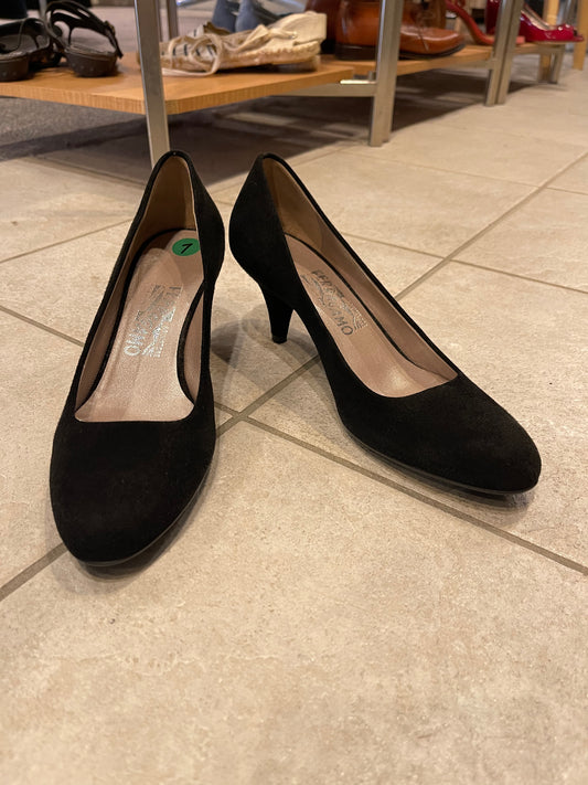 Italian Designer Black Suede Heels Size 7